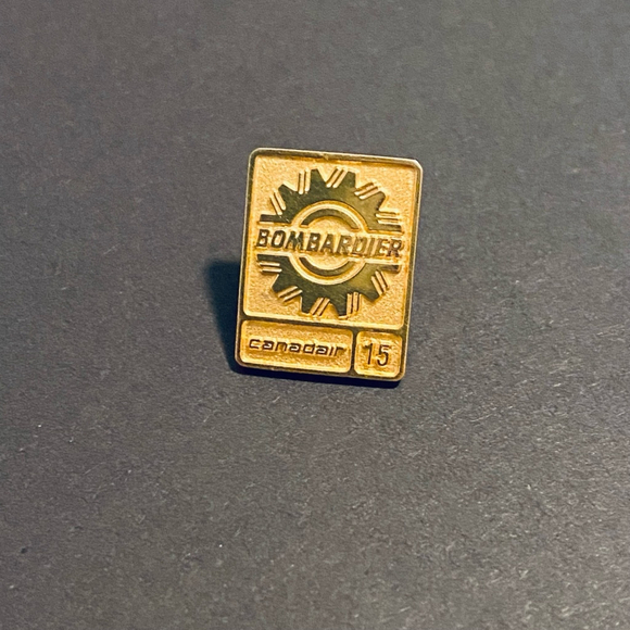 Vintage Bombardier Canadair 15 Lapel Pin - Picture 1 of 5